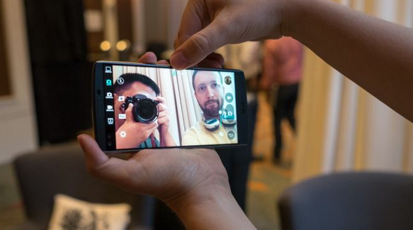 LG V10上手:雙前置攝像頭是亮點