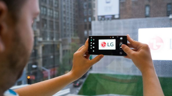 LG V10上手:雙前置攝像頭是亮點