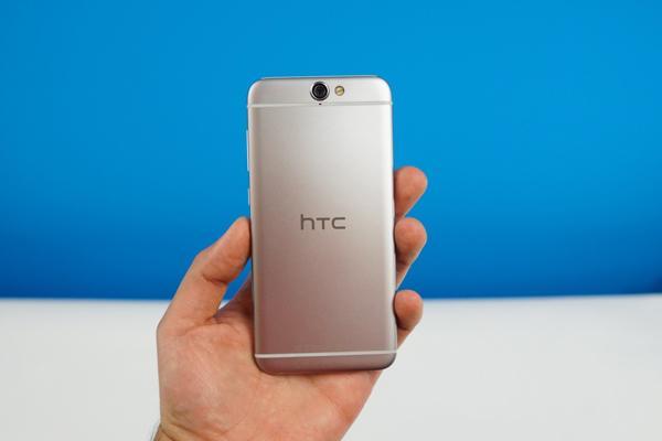 HTC抄iPhone是因?yàn)槿痹O(shè)計(jì)人才？