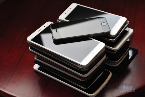 iPhone也不能比！美媒：我們?yōu)楹瘟w慕中國手機