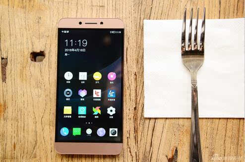 樂視年度發(fā)布會:手機電視汽車VR四類新品發(fā)布
