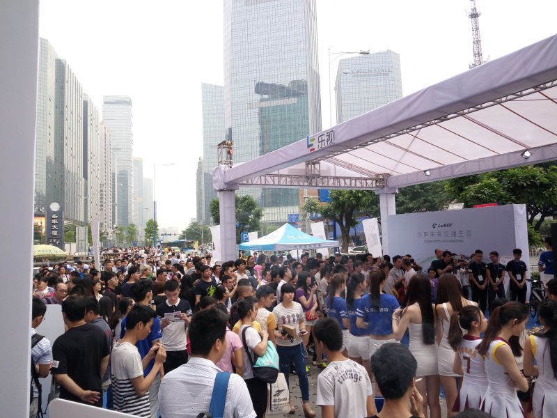 樂視二代手機千城萬店現貨首銷 樂迷風雨無阻掀搶購熱潮