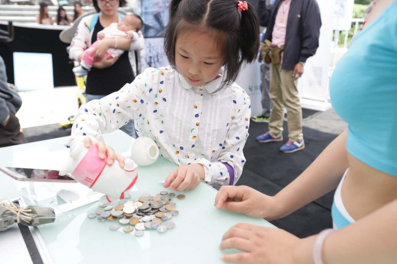 樂視二代手機千城萬店現貨首銷 樂迷風雨無阻掀搶購熱潮