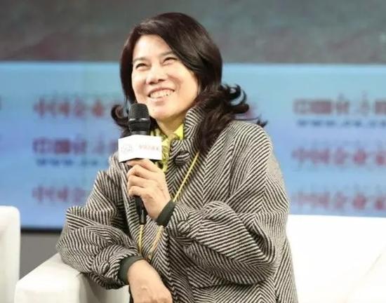 董明珠:格力手機二代已有35萬訂單 目標是每天賣10萬臺