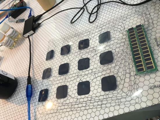 下一代石墨烯電池:手機五分鐘充滿電量