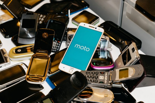 Moto Z幕后故事:聯(lián)想很瘋狂 用搭積木的方式造手機(jī)