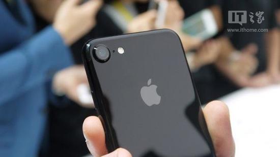 iPhone 7/7 Plus預(yù)售首日香港價(jià)格炒至上萬(wàn)港元
