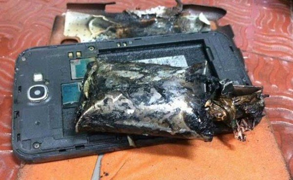 三星又現(xiàn)爆炸:這次是三星Note 2起火事件發(fā)生在印度飛機(jī)上