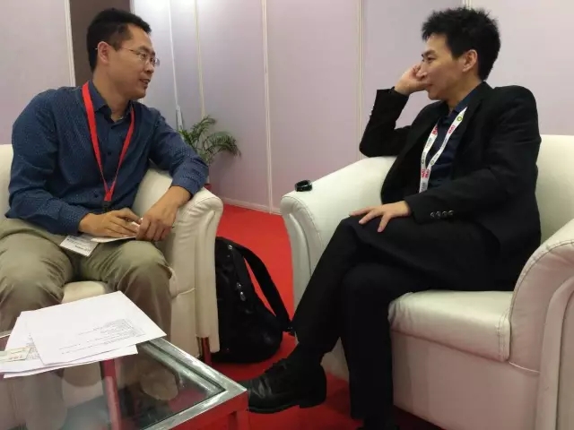 [合力泰獨(dú)家冠名]印度手機(jī)節(jié)第二天:手機(jī)報(bào)接受國(guó)內(nèi)外媒體采訪