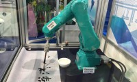 iPhone工廠富士康要遷美？機(jī)器人組裝或是首選