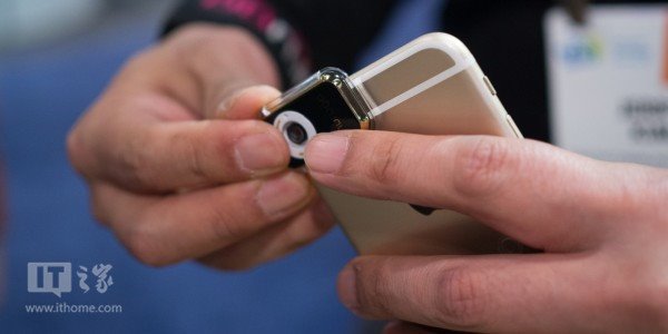 世界最小智能手機顯微鏡亮相CES2017:適配蘋果iPhone