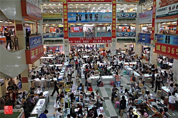 華強(qiáng)北商戶(hù)轉(zhuǎn)型：二手手機(jī)出口生意越來(lái)越興盛