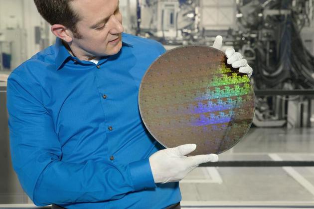 IBM推出全球首個5納米工藝芯片 預計2020年量產