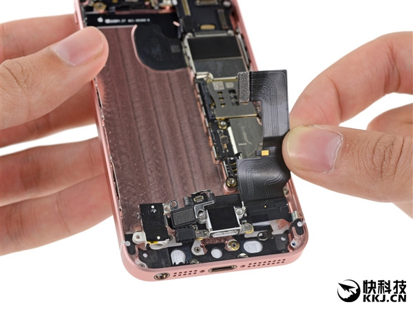 國產(chǎn)手機集體發(fā)愁！iPhone 8狂吃閃存：64GB起
