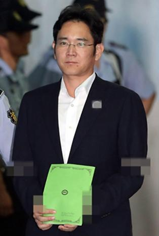 三星太子李在镕或被判12年 淚灑法庭:都是我的錯