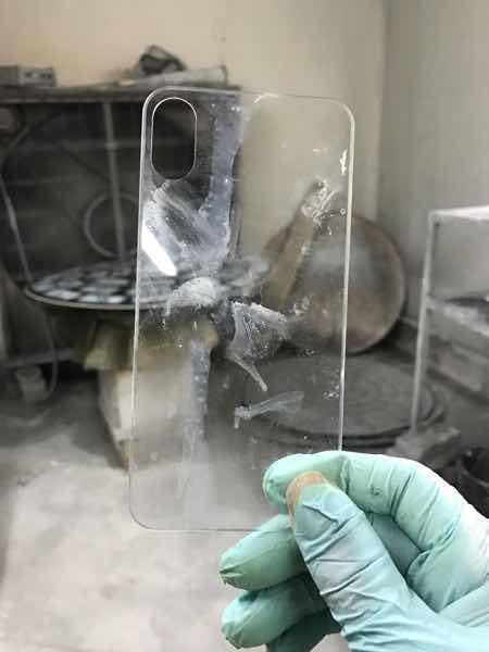 顯示行業(yè)最大驚喜，iPhone8 顯示模組爆光