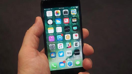 IDC:iPhone 8將推動(dòng)明年蘋果手機(jī)出貨量增長(zhǎng)9.1%