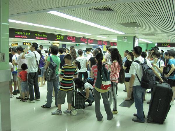 探訪華強(qiáng)北，記錄手機(jī)產(chǎn)業(yè)鏈的“翻新24小時(shí)”