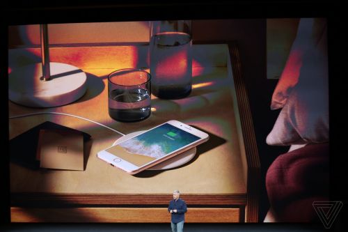 蘋果入局無(wú)線陣營(yíng)：iPhone 8后無(wú)線充電會(huì)成主流嗎？