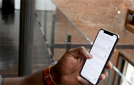 人臉識別體驗(yàn)超棒！iPhone X被優(yōu)待
