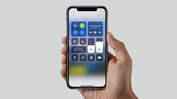 iPhone X供應(yīng)量加大:富士康縮短交貨時(shí)間