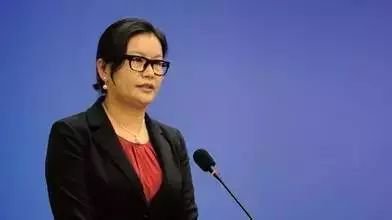 “她的工廠一旦停工，全球手機都得斷貨”，她是中國女首富，身價 500 億！