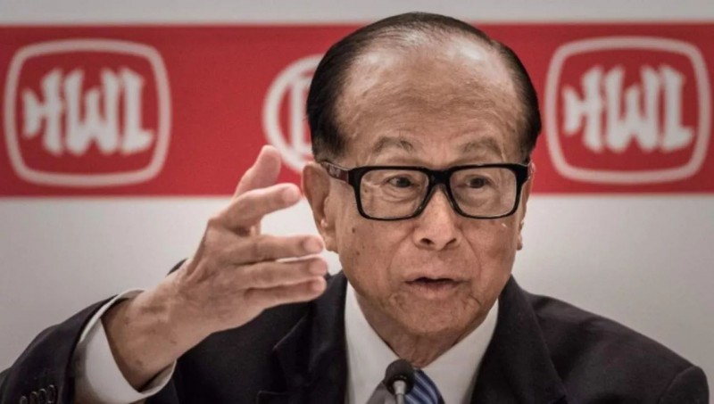 香港“殖民地思維”令李嘉誠慘失2000億，出路何在？