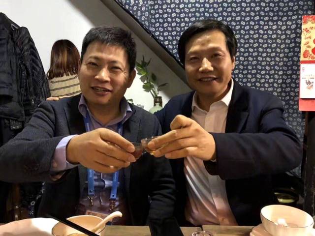 2017 智能手機(jī)市場(chǎng)：一面是海水，一面是火焰