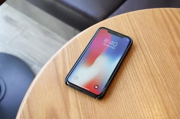 OLED 大爆發(fā)，掀起高階手機(jī)新戰(zhàn)局
