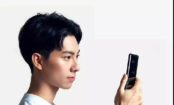 HTC U11 EYEs：屏幕任意位置指紋解鎖之前，后置和人臉的完美結(jié)合