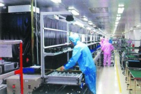 全屏幕面板新機拉貨 彩晶華映面板廠受益