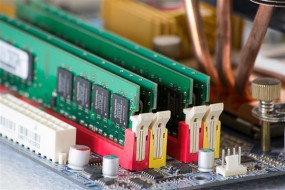 集成電路產(chǎn)業(yè)分析報告：2018年內(nèi)存/SSD均價還要漲