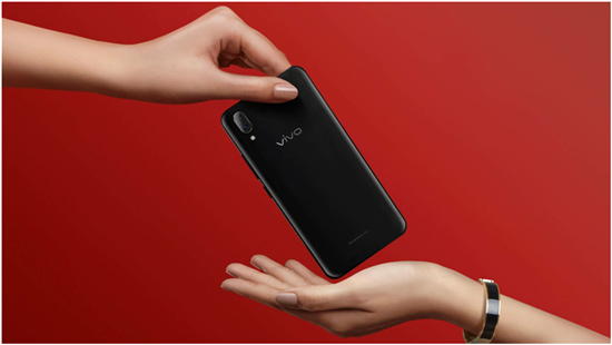 vivo X21屏幕指紋手機(jī)正式推出，AI智慧拍照厲害了