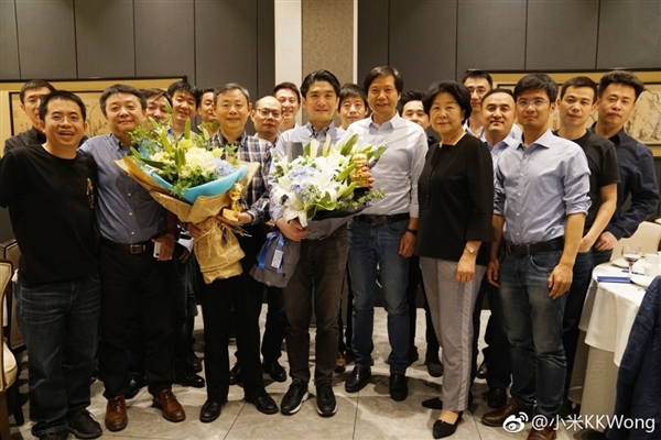 小米兩位創(chuàng)始人離開:雷軍歡送場(chǎng)面感人