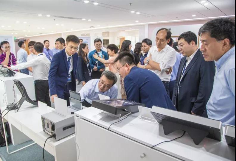 BOE(京東方)與中國(guó)第一汽車集團(tuán)簽訂戰(zhàn)略合作協(xié)議