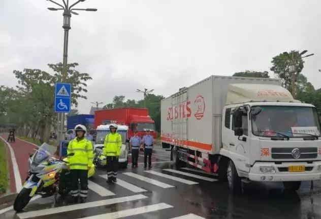 華為5400人搬到東莞：40輛8噸貨車(chē)共60車(chē)次