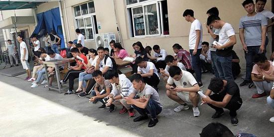 投資人臥底工廠調(diào)查藍領:他們真喜歡快手拼多多嗎
