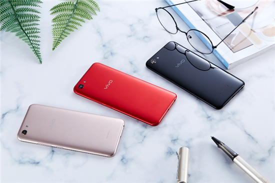 vivo Y81s首發(fā)圖賞：全屏視野暢玩不停，引領(lǐng)千元機(jī)新潮流