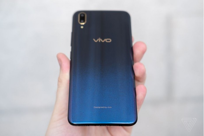 Vivo在印度與泰國(guó)首發(fā)V11新機(jī) 屏下指紋+小劉海