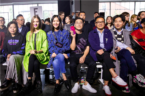 光感美學(xué)亮相紐約，vivo X23登上紐約時裝周T臺
