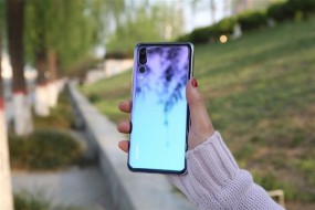 越來越多手機使用雙玻璃材質(zhì)：你能接受嗎？