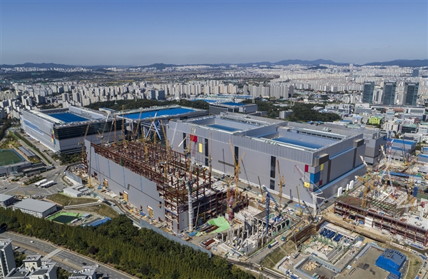 三星宣布7nm LPP量產(chǎn)！基于EUV光刻技術(shù)、性能增加20%