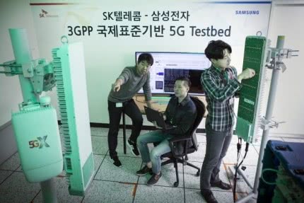 三星打出首個(gè)5G電話 發(fā)誓要擊敗華為
