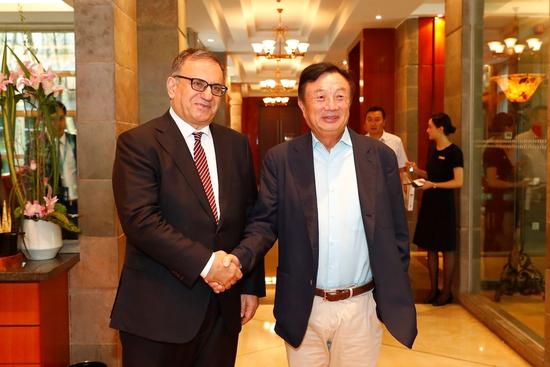 任正非：苦練內(nèi)功 不畏艱難困苦 鼓足干勁力爭(zhēng)上游
