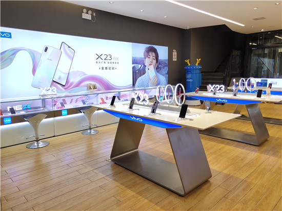 vivo X23幻彩版發(fā)售在即，代言人蔡徐坤刷屏全城