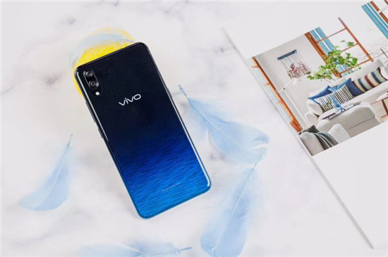 vivo X23幻彩版璀璨首發(fā)，一舉奪得天貓京東銷量雙冠軍