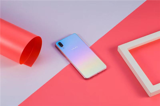 vivo X23幻彩版璀璨首發(fā)，一舉奪得天貓京東銷量雙冠軍