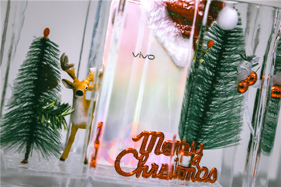 迎合圣誕氣息，vivo X23幻彩版創(chuàng)意照出爐
