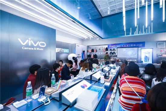 vivo NEX雙屏版推出“優(yōu)享計(jì)劃”，老用戶可搶先體驗(yàn)非凡雙屏