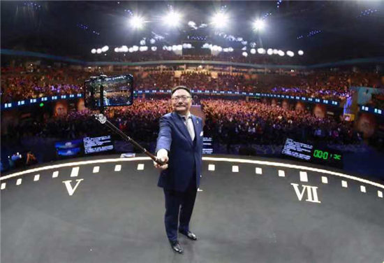 vivo攜手邏輯思維《時(shí)間的朋友》 共同開啟2019年不止一面精彩未來(lái)
